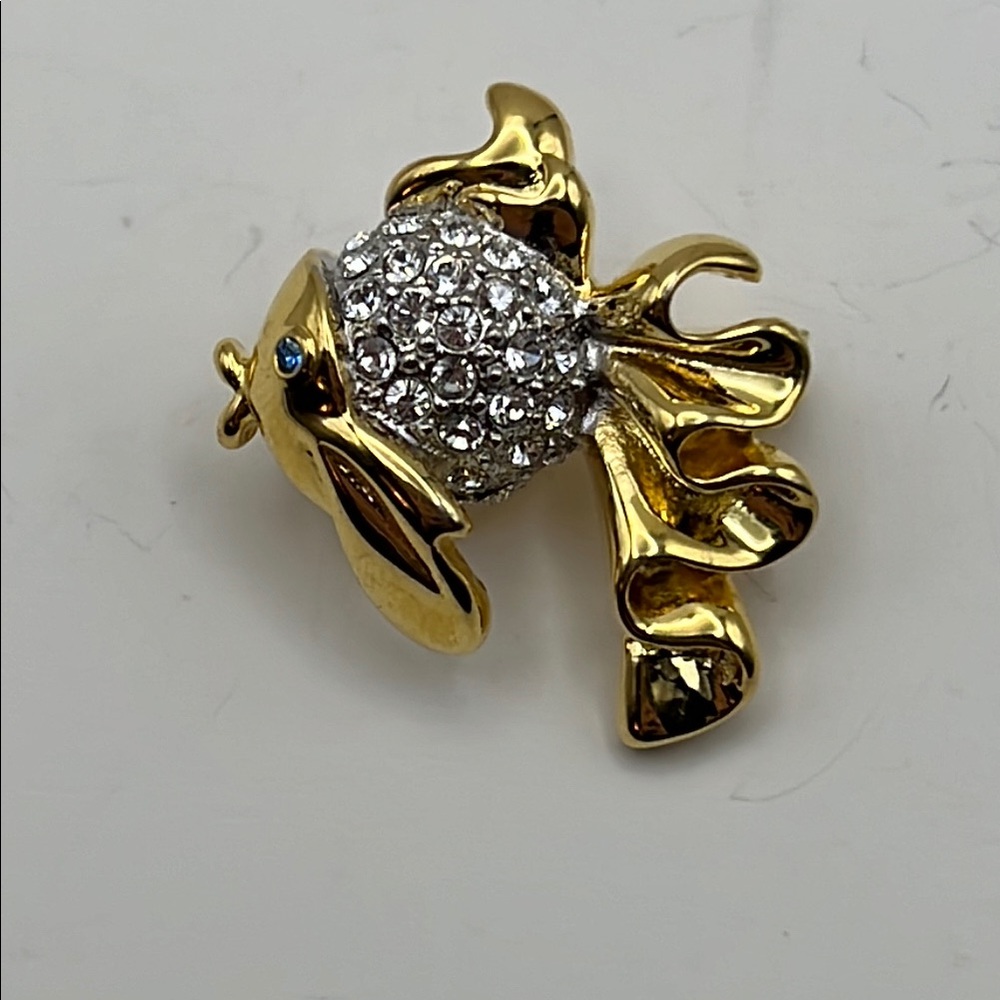BUTLER fish brooch